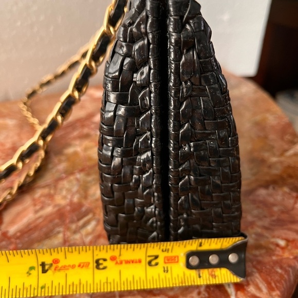 Vintage 60s purse , Black Lacquered Woven Wicker, Shoulder Bag - Picture 5 of 12